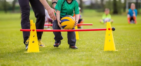 里程碑！德里克·怀特命中职业生涯第1000记三分